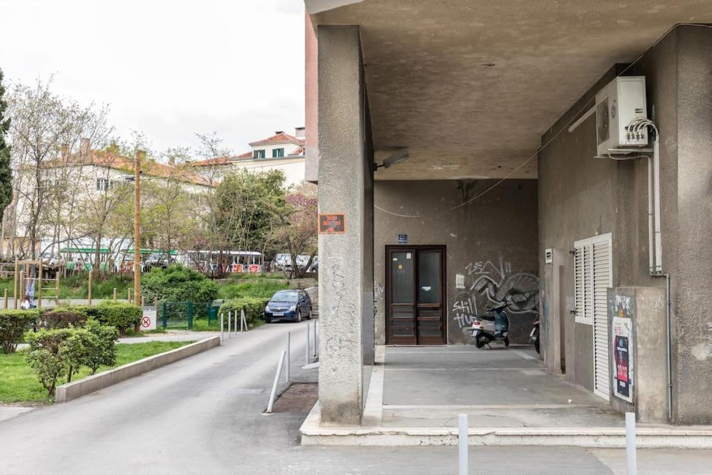 Brand New 1Br Near Central Station, Old Town, Beach - 3 Minute Walking Apartman Split Kültér fotó